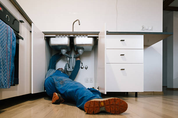 Professional Leak Detection technician working in Valley Falls, RI